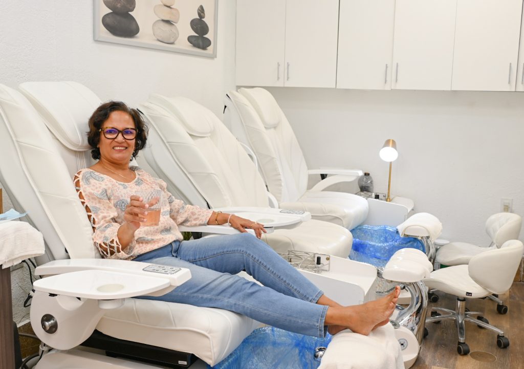 World of Nails & Hair Beauty Lounge nail salon in Plantation FL offering manicures, pedicures and beauty services